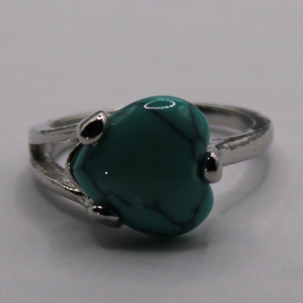 114253-US 7.5 Heart Blue Stone Ring.